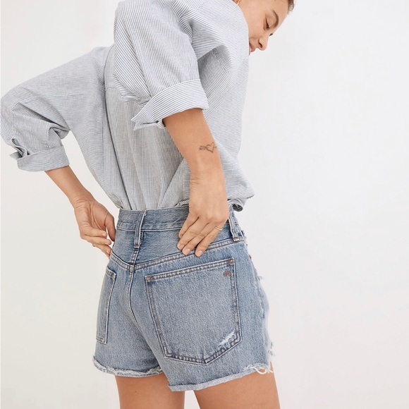 NWT Madewell Relaxed Denim Distressed High Waisted Shorts - Picture 3 of 6